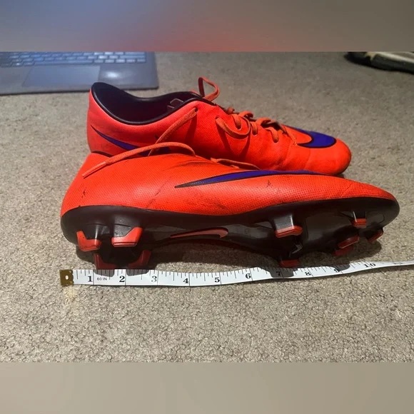 Size 8 Mercurial Nike Cleats - Picture 3 of 8